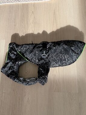 Canada Pooch Reflective Black Dog Coat with Neon Green Trim